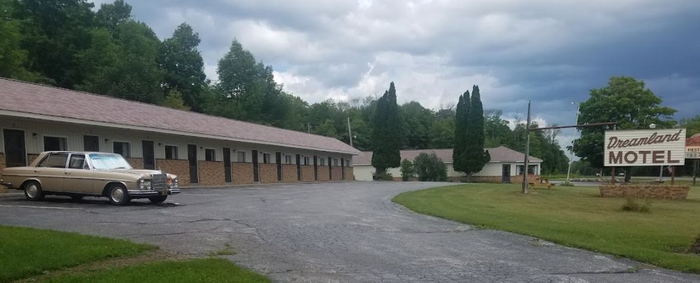Dreamland Motel - Web Listing (newer photo)